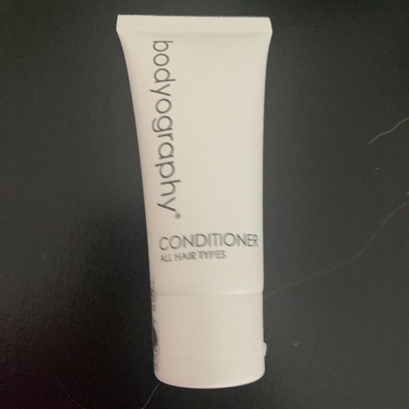 Bodyography blanc Bathroom 5 piece Travel Amenity Kit shampoo conditione… - Picture 5 of 8